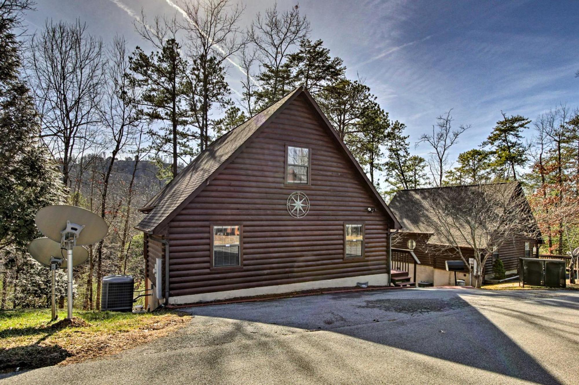Sevierville Cabin With Hot Tub, Views And Pool Access! Exterior photo