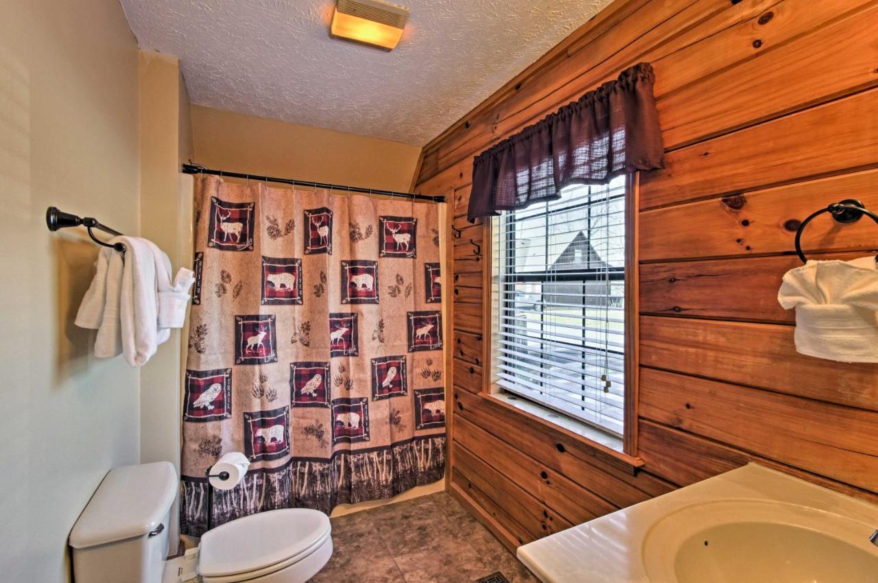 Sevierville Cabin With Hot Tub, Views And Pool Access! Exterior photo